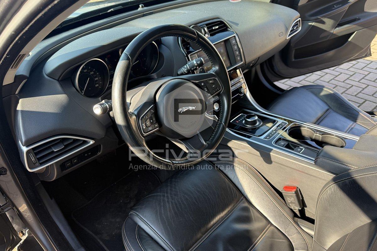 JAGUAR XE 2.0 D Turbo 180 CV AWD aut. Pure