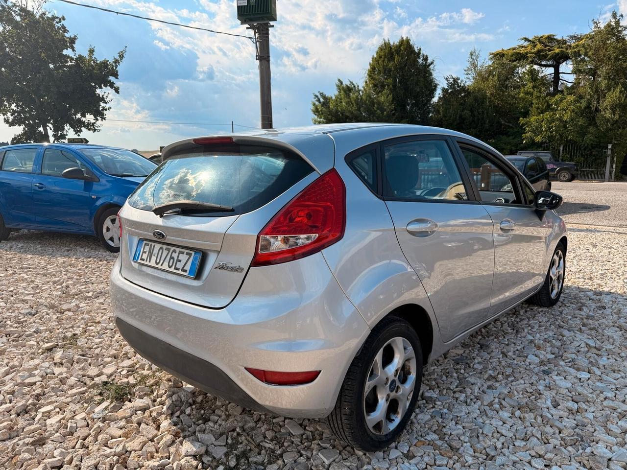 Ford Fiesta Ikon 1.4 5 porte Bz.- GPL
