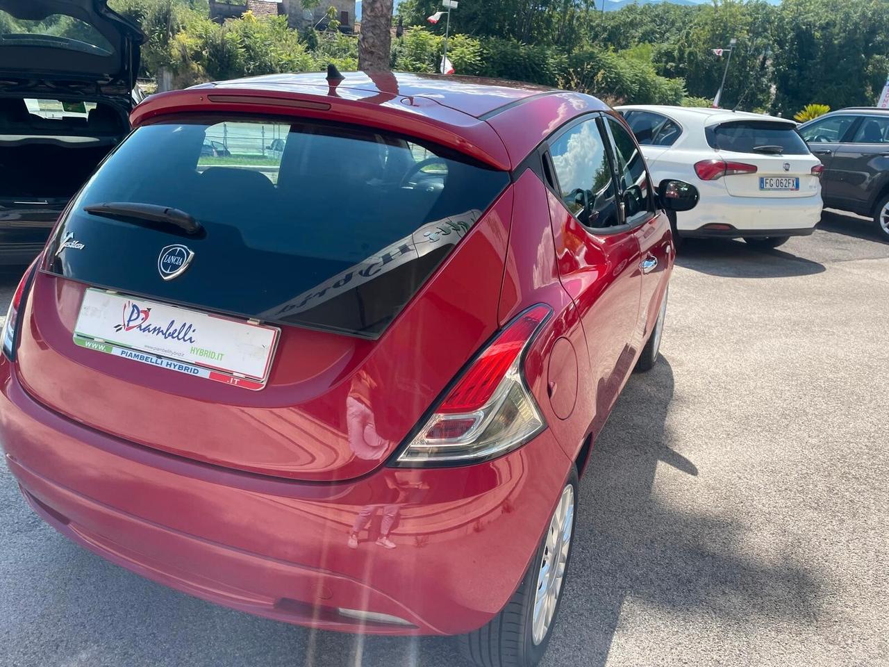 Lancia Ypsilon 1.2 5 porte Silver NEOPATENTATI