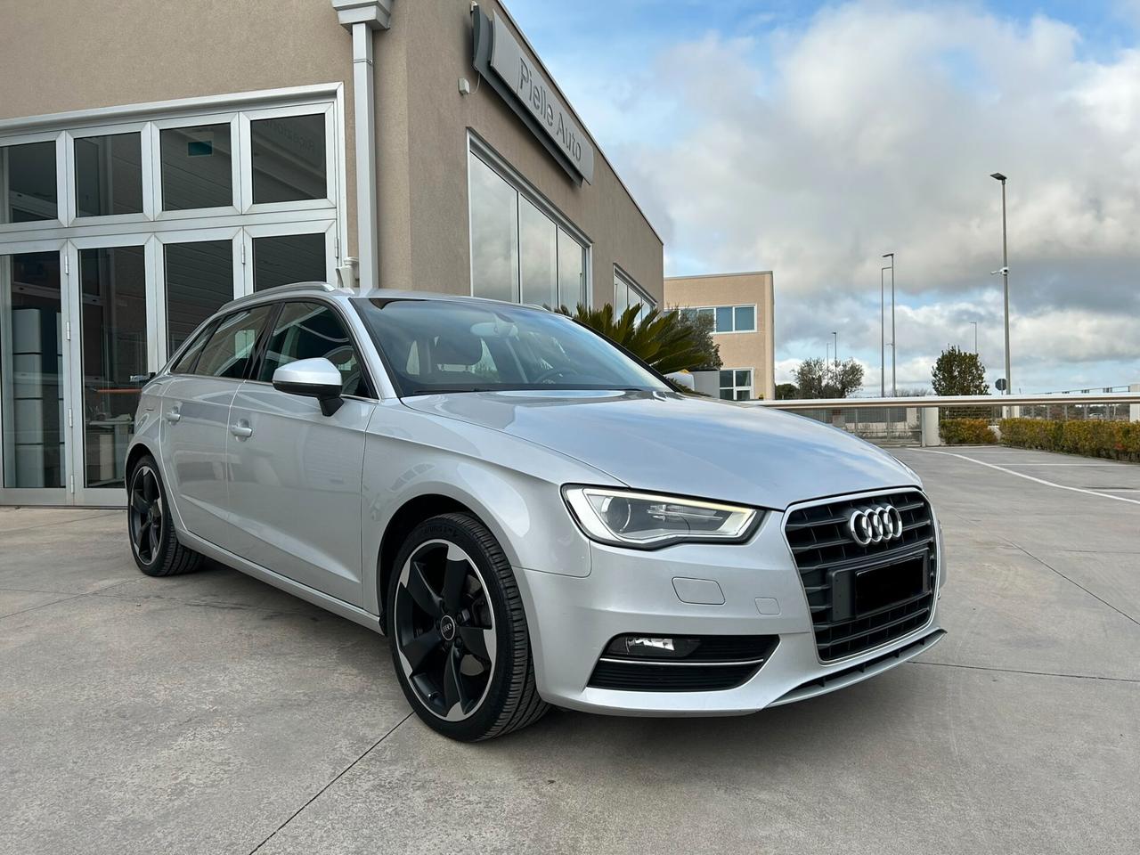 Audi A3 1.6 TDI 105CV Ambition