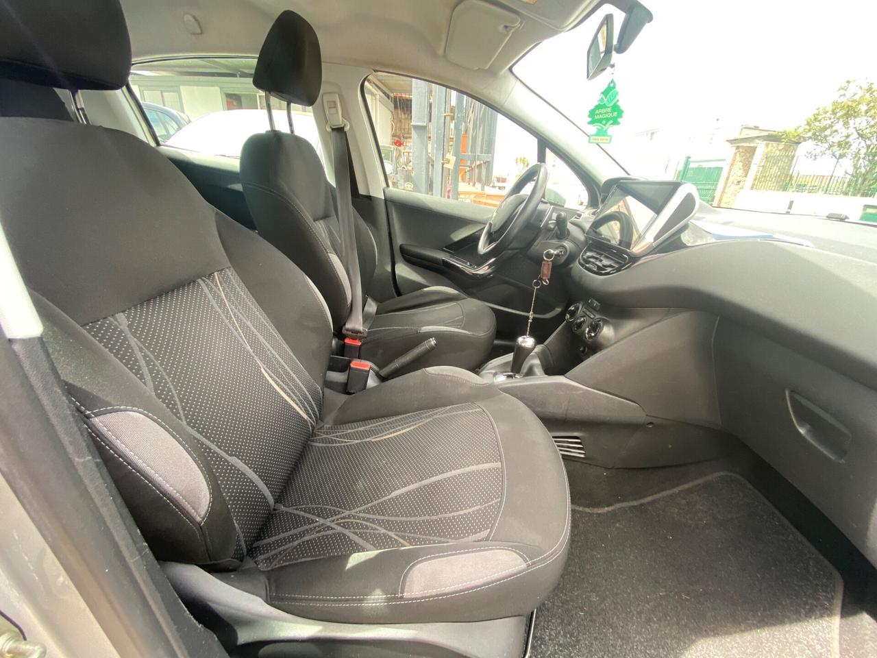 Peugeot 208 1.4 HDi 68 CV 5 porte Allure automatico