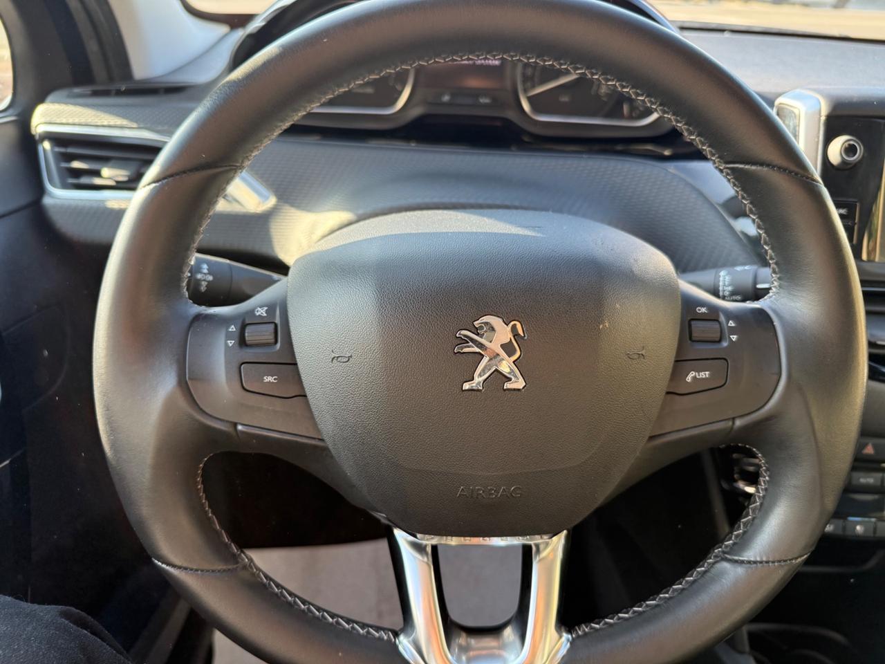 Peugeot 208 cambio automatico benzina