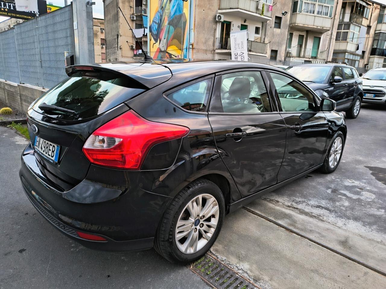 FORD FOCUS BERLINA 1.6 DIESEL UNICOPROPRIETARIO