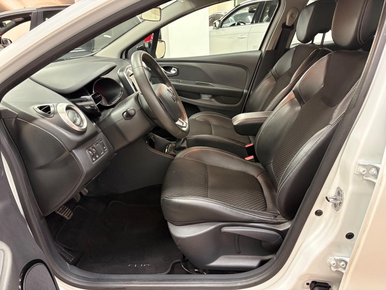 Renault Clio dCi 8V 90 CV 5 porte Duel2 FARI MATRIX LED