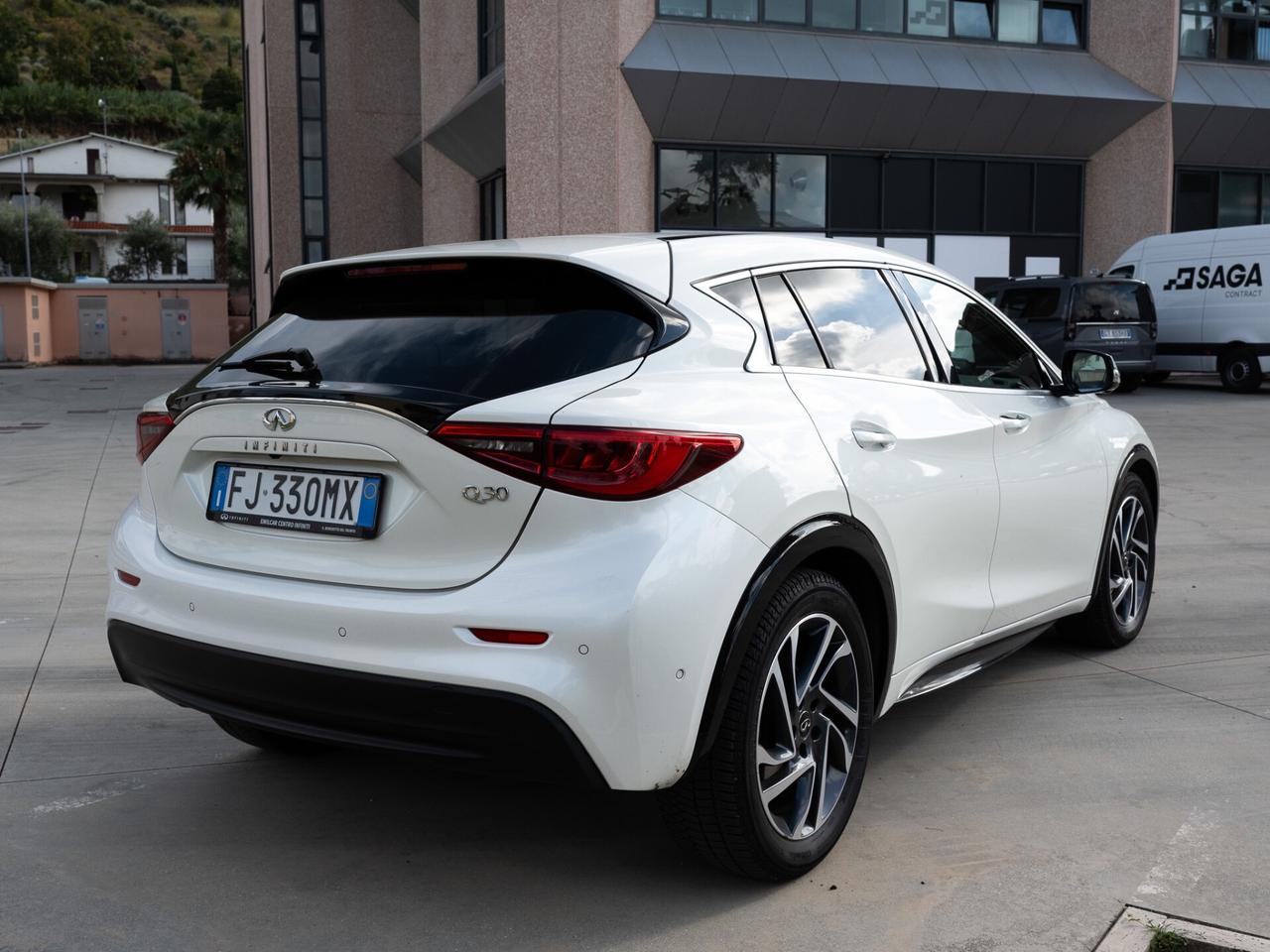 Infiniti Q30 1.5 diesel DCT Business Executive