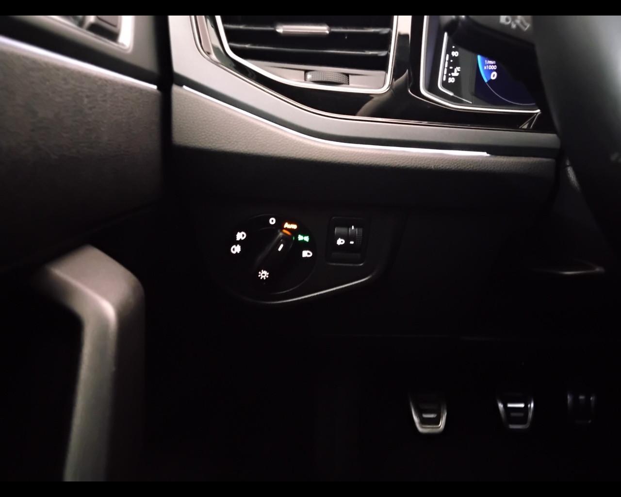 VOLKSWAGEN Taigo - Taigo 1.0 tsi R-Line 110cv