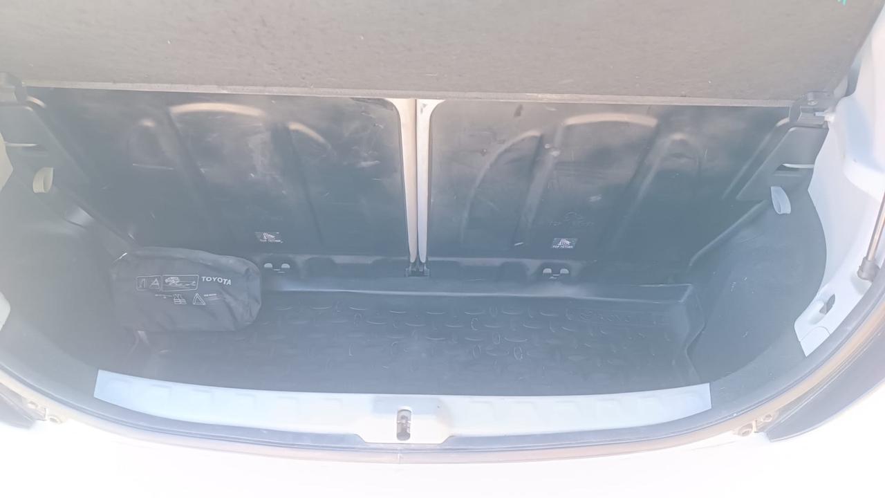 Toyota Aygo 1.0 VVT-i 69 CV 5 porte x-black TSS