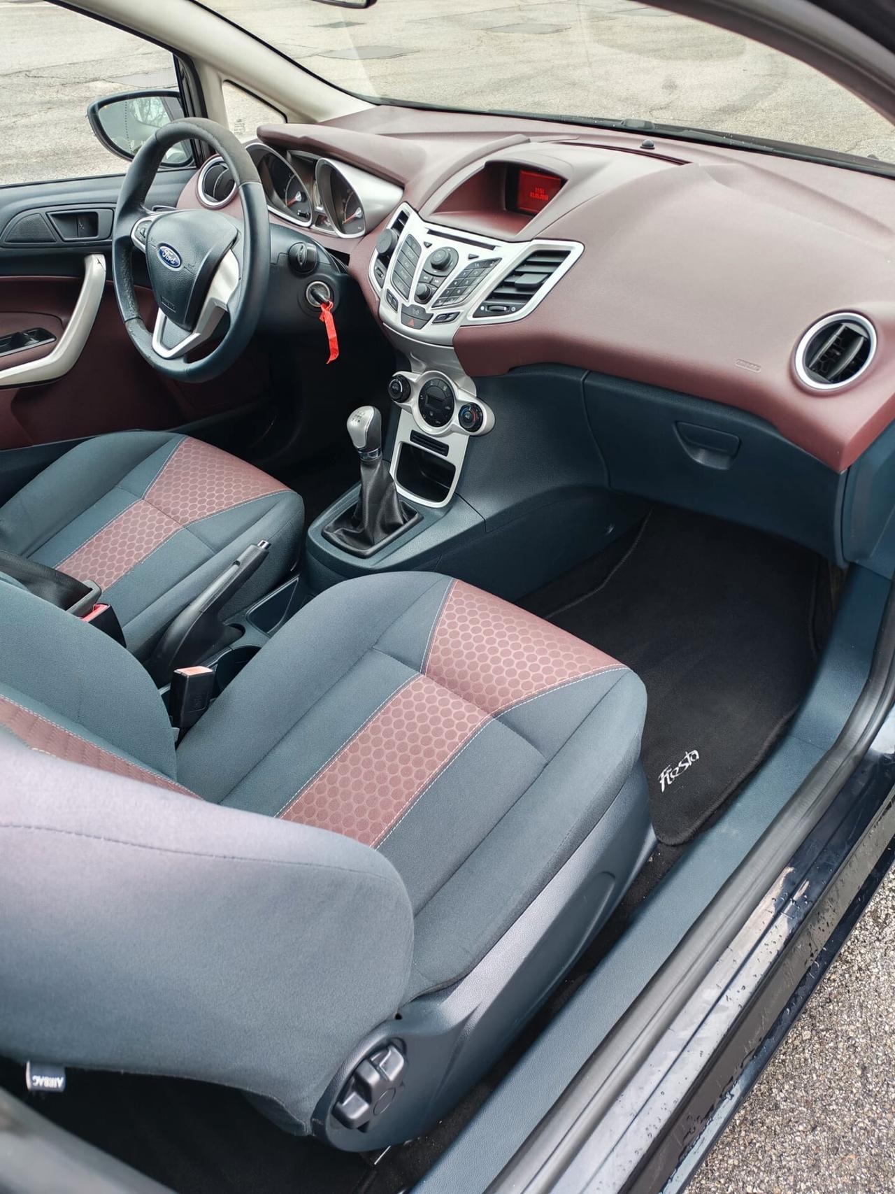 Ford Fiesta 1.2 82CV 3 porte Titanium