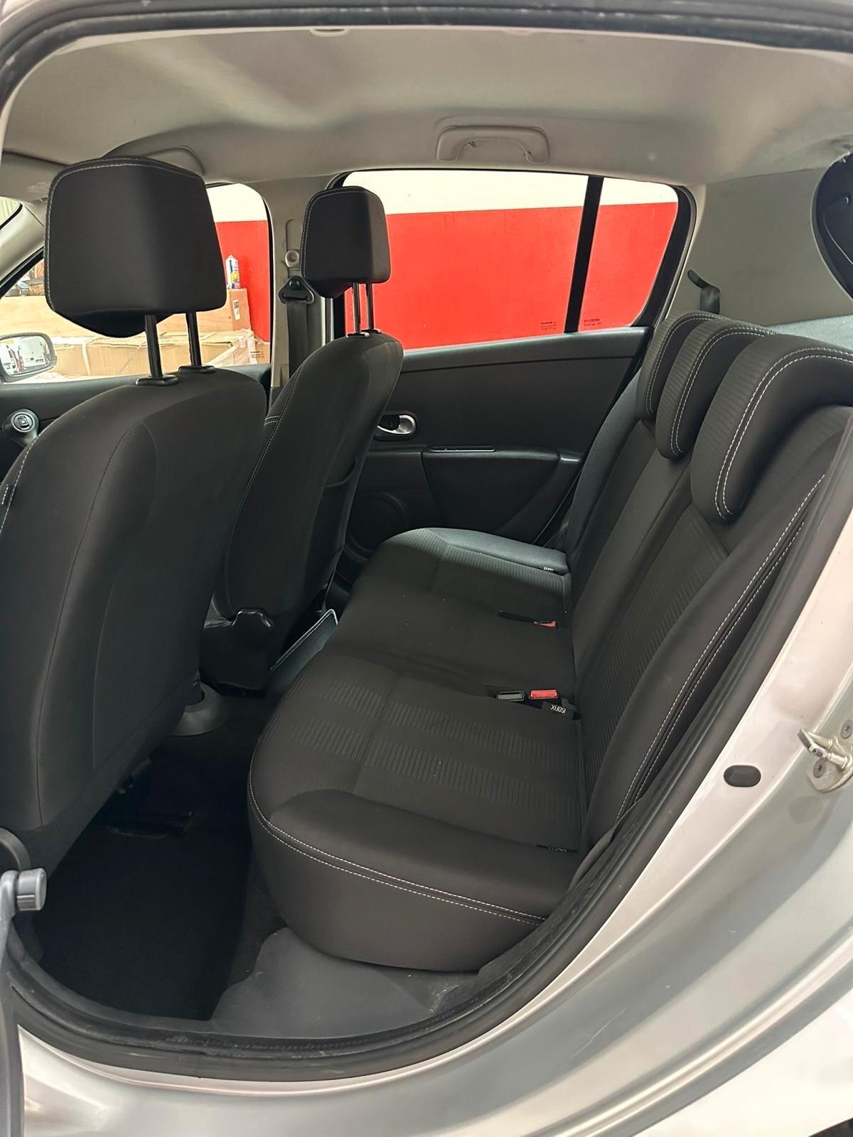 Renault Clio 1.2 16V 5 porte Dynamique