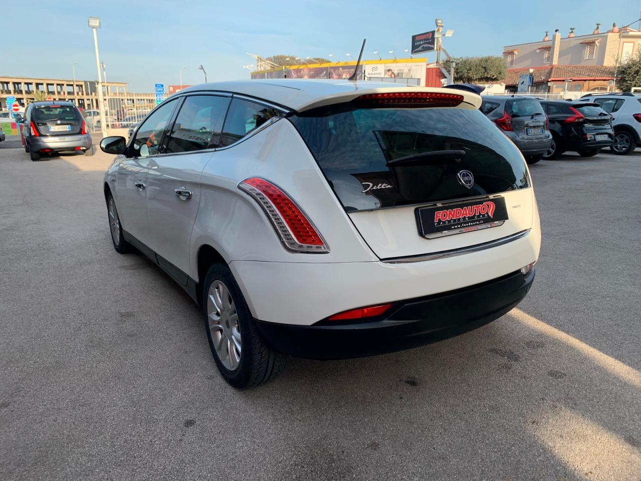 Lancia Delta 1.6 MJT DPF 105 CV Silver