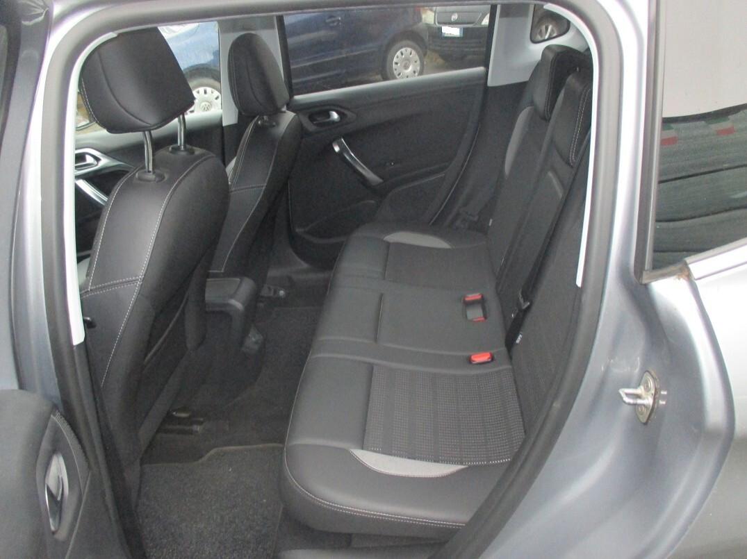 Peugeot 2008 1.2 puretech Euro 6 Per Neopatentati