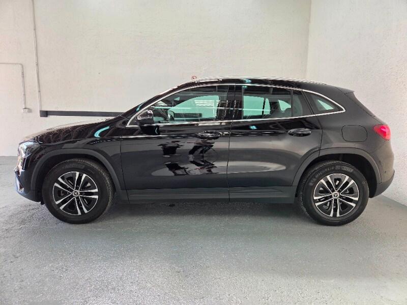 MERCEDES GLA (H247) GLA 180 Automatic ...