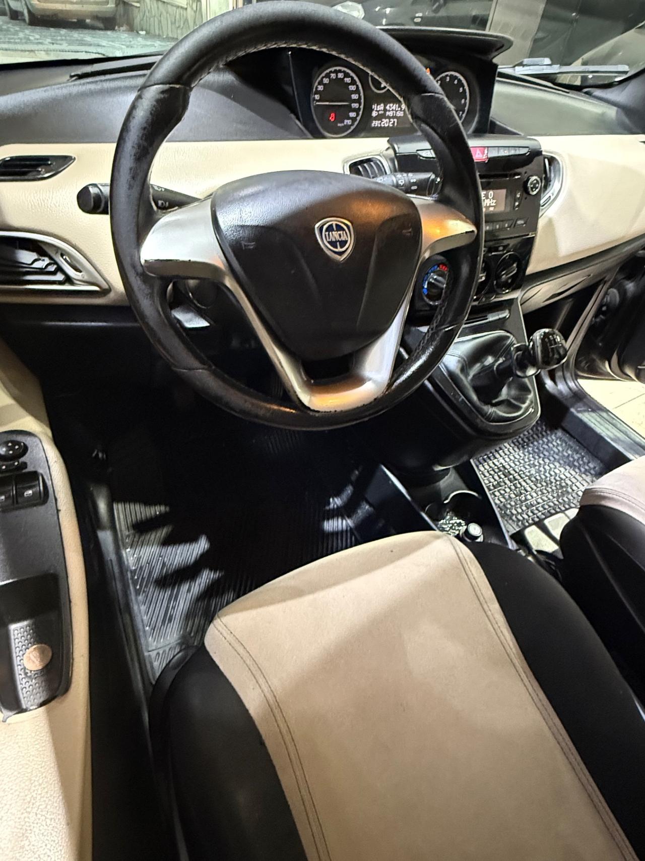 Lancia Ypsilon 1.2 69 CV 5 porte GPL Ecochic Gold