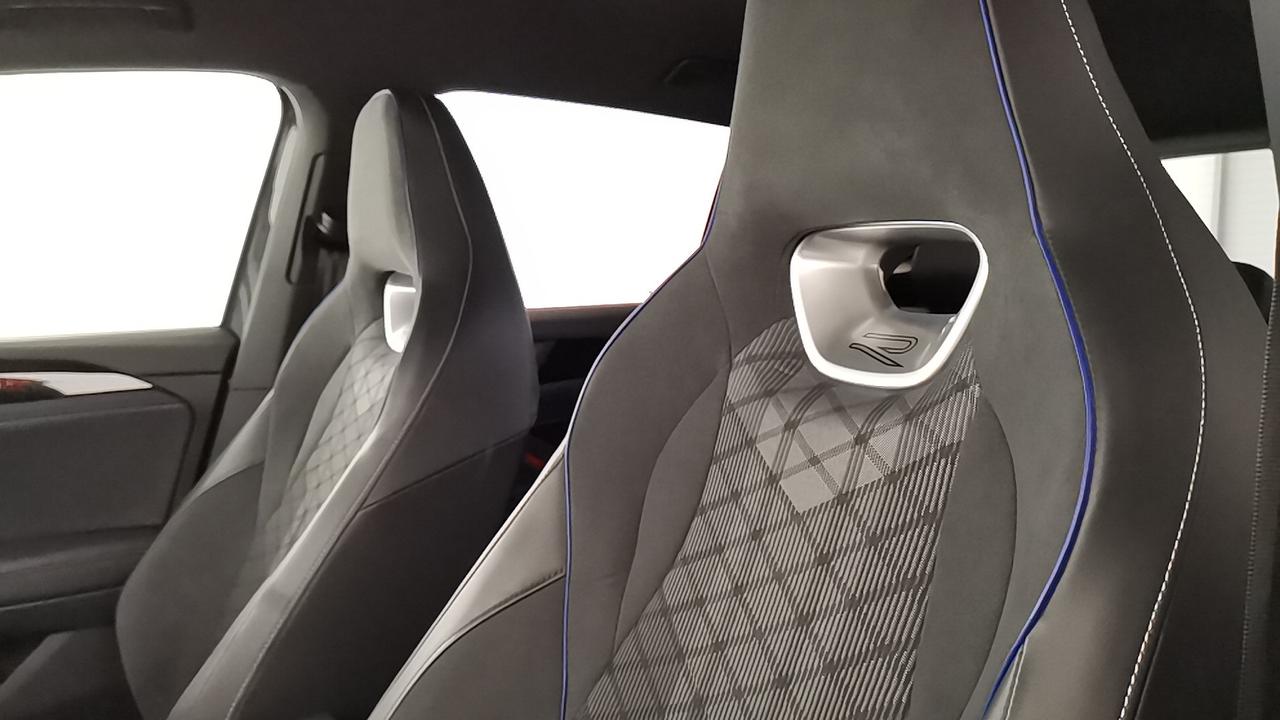 VOLKSWAGEN Tiguan III 2024 - Tiguan 2.0 tdi R-Line 150cv dsg