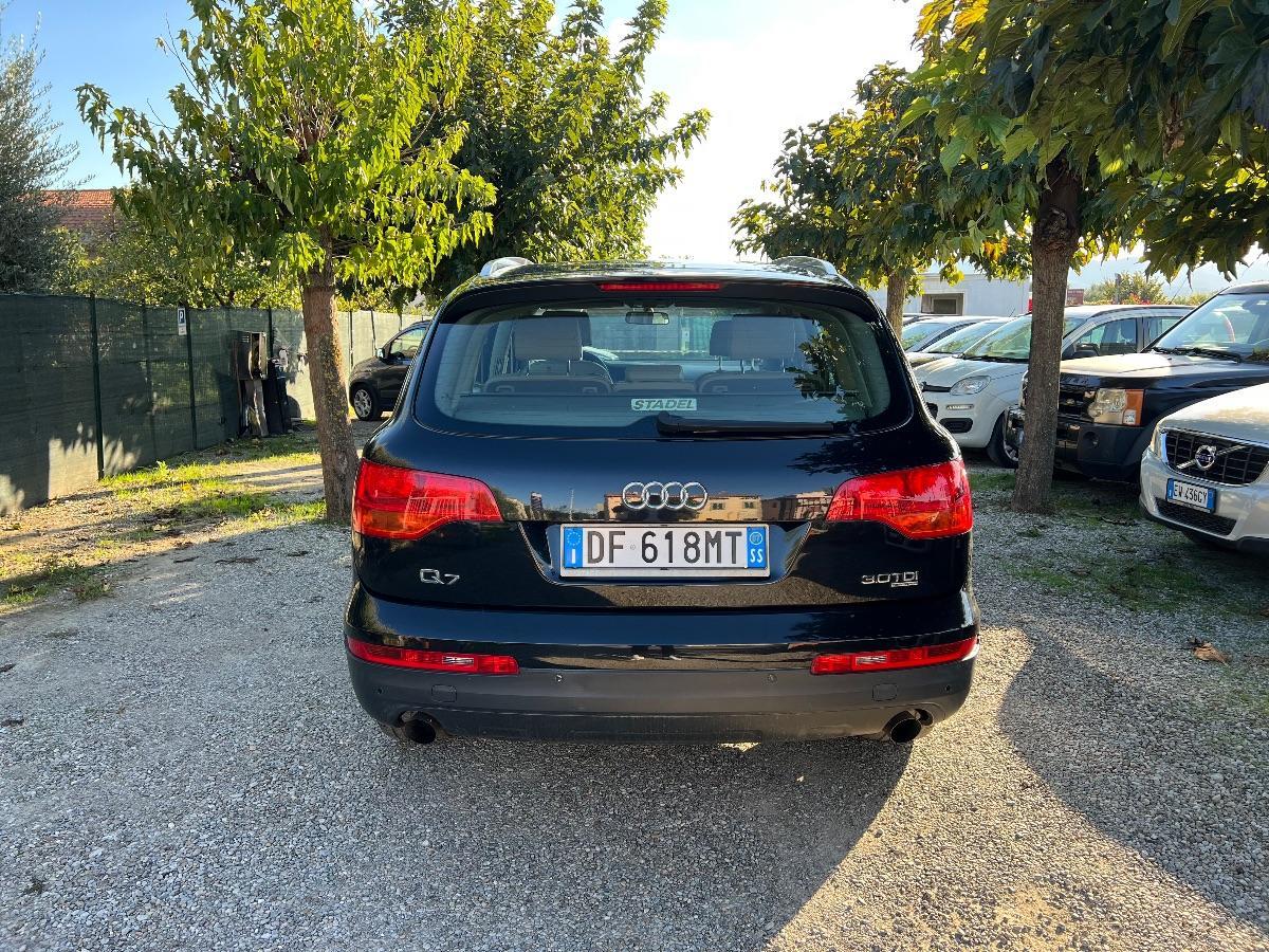 AUDI - Q7 - 3.0 V6 TDI 240 CV F.AP. quattro tip.