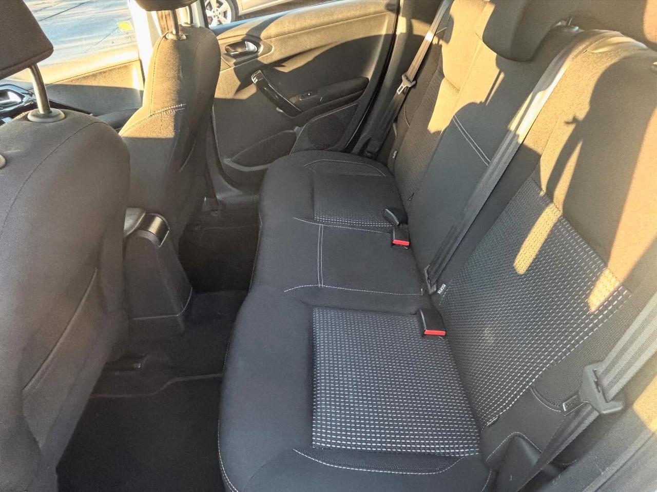 Peugeot 208 PureTech 82 5 porte Allure