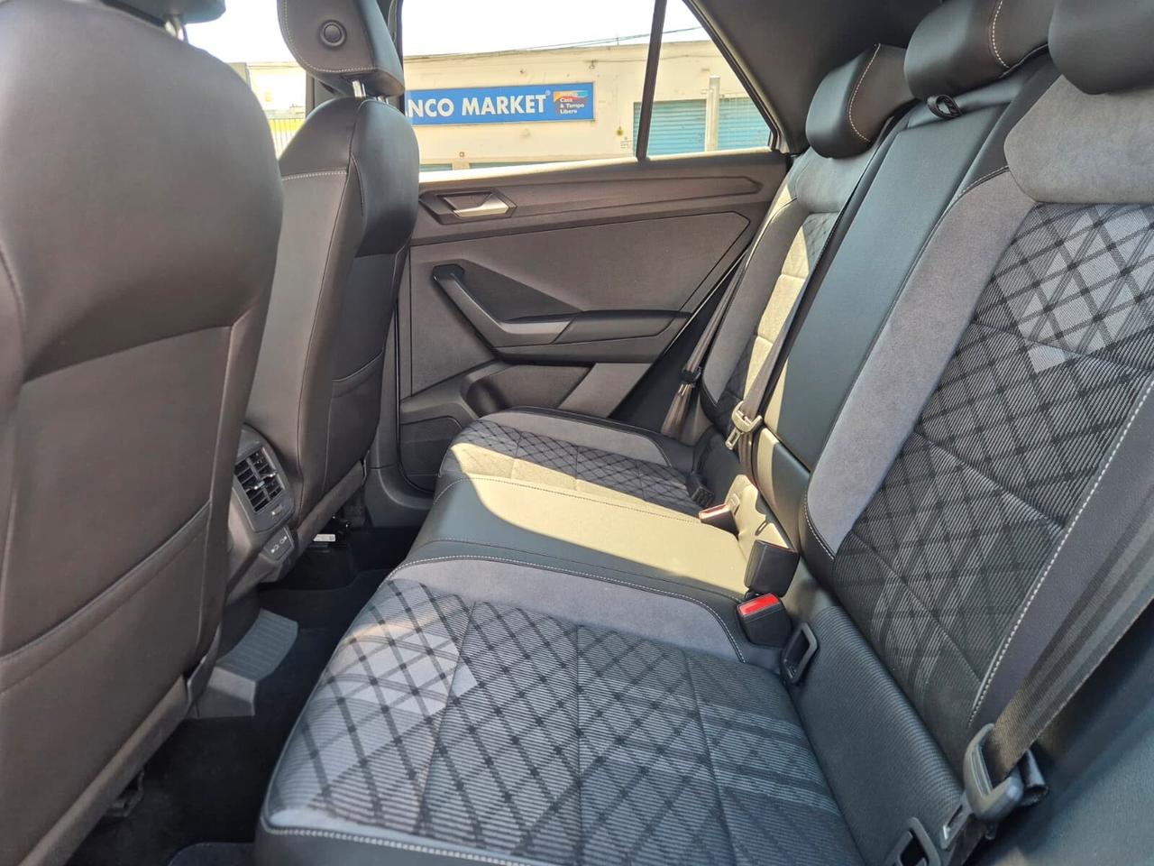 Volkswagen T-Roc 2.0 TDI 150CV DSG R-Line