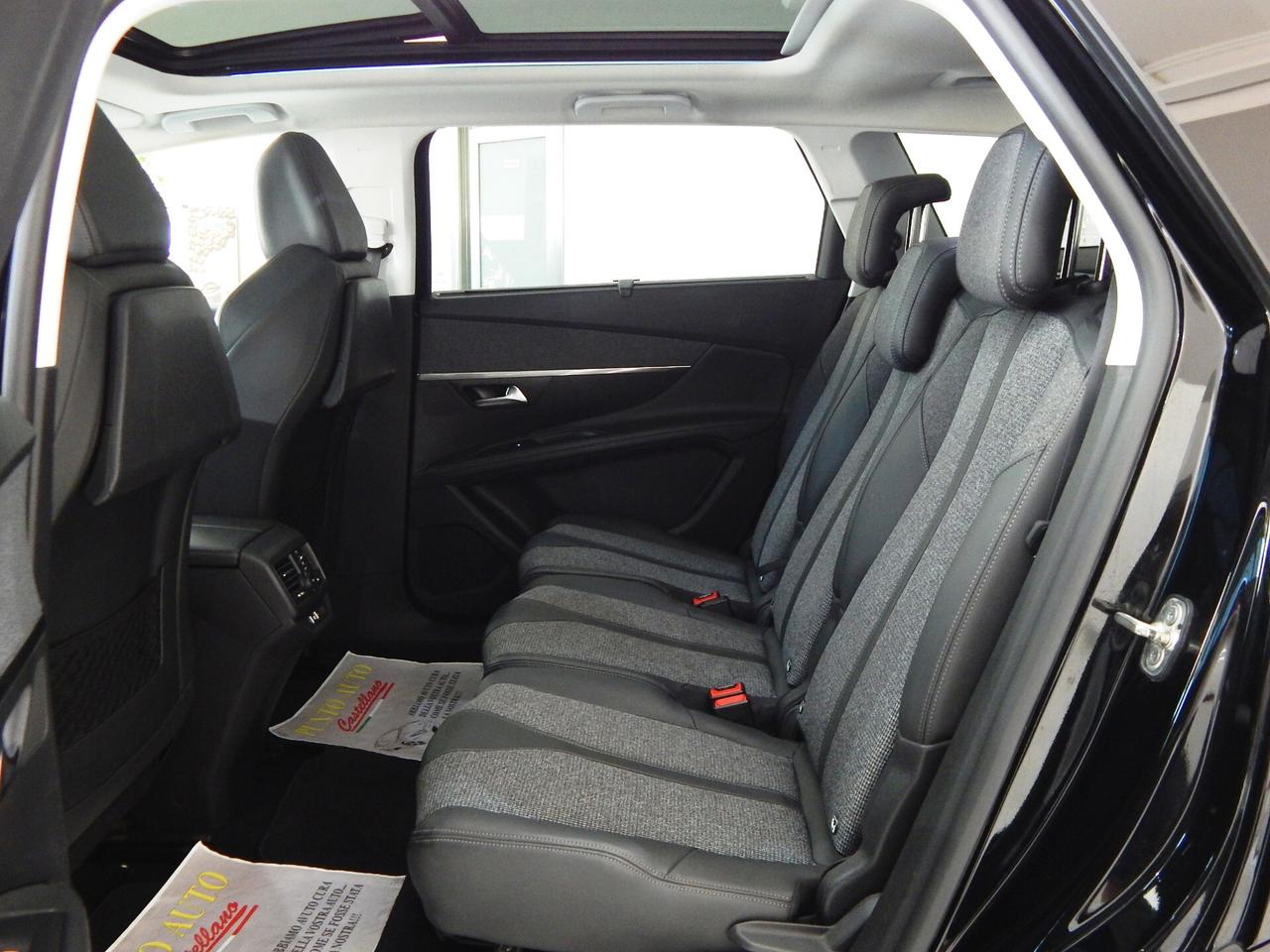 Peugeot 5008 1.5 bluehdi Allure EAT8 7P. TETTO-NAVI-PELLE-PARK
