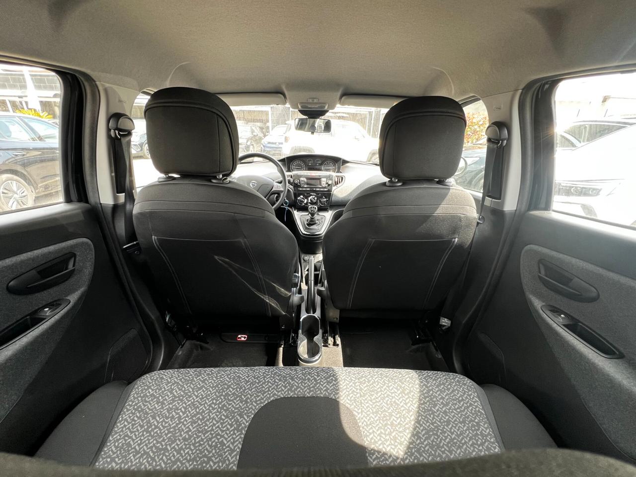 Lancia Ypsilon 1.0 FireFly 5 porte S&S Hybrid Ecochic Silver
