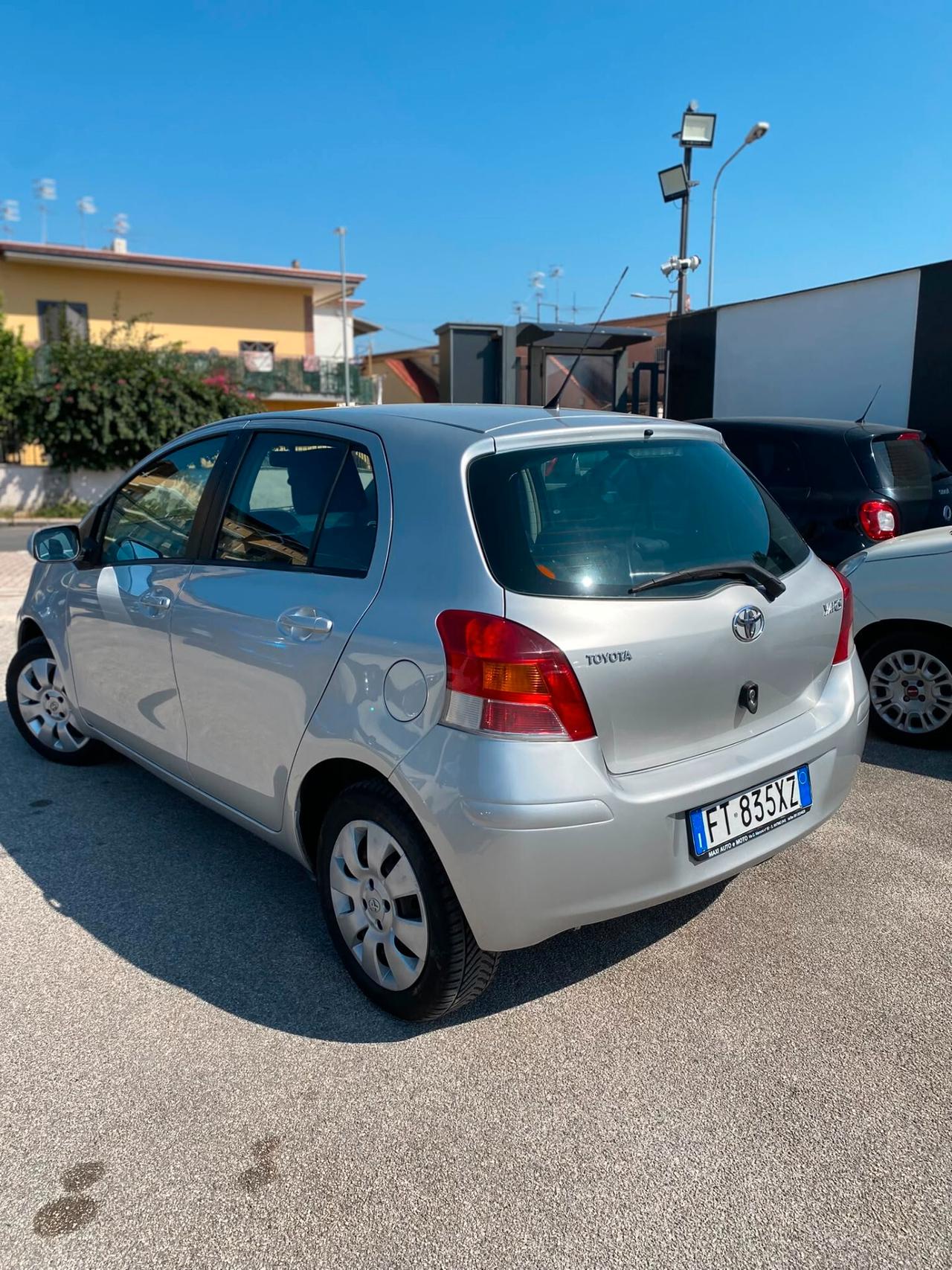 Toyota Yaris 1.0 5 porte
