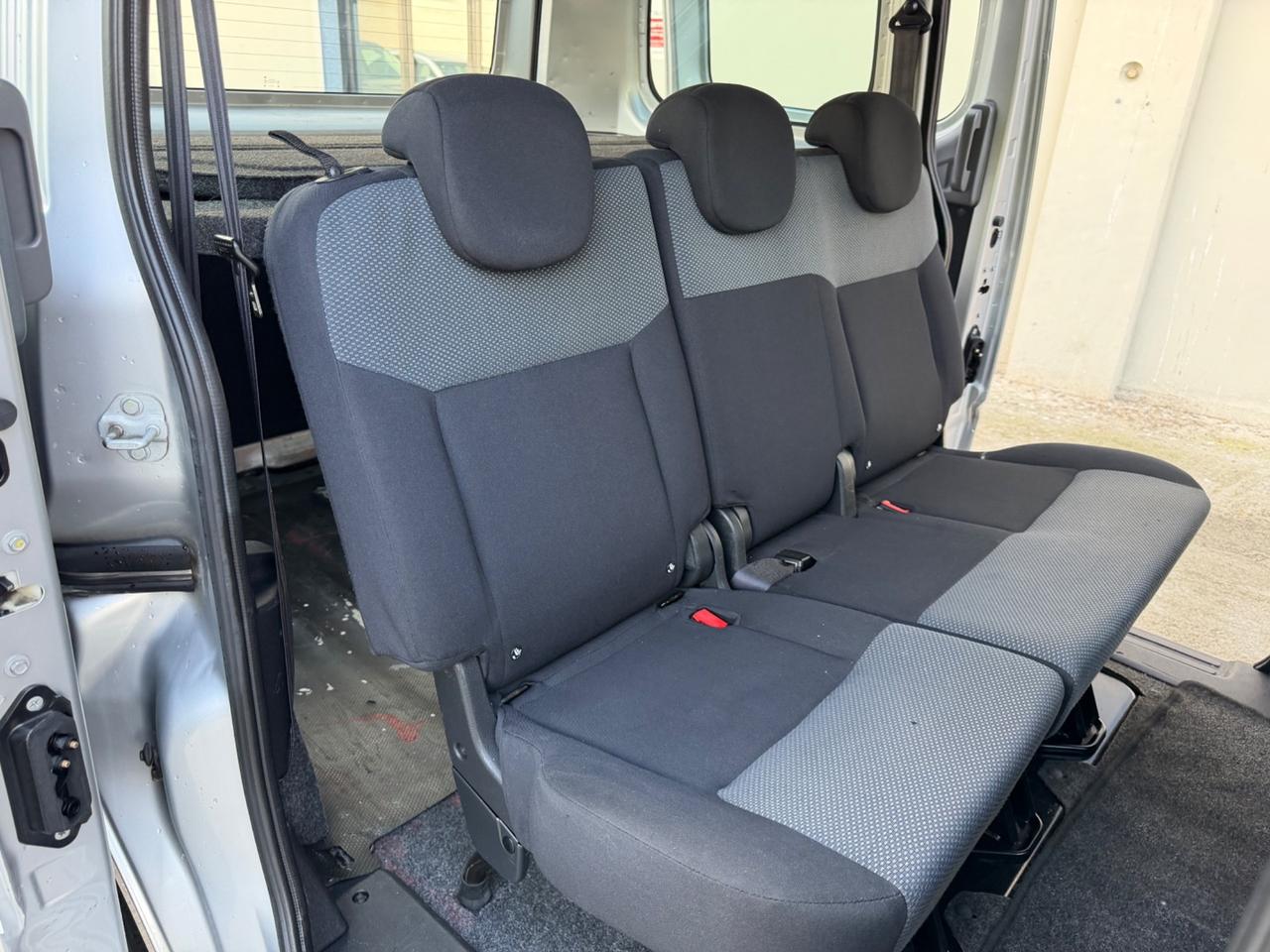 Nissan Nv 200 autocarro n1 5 posti