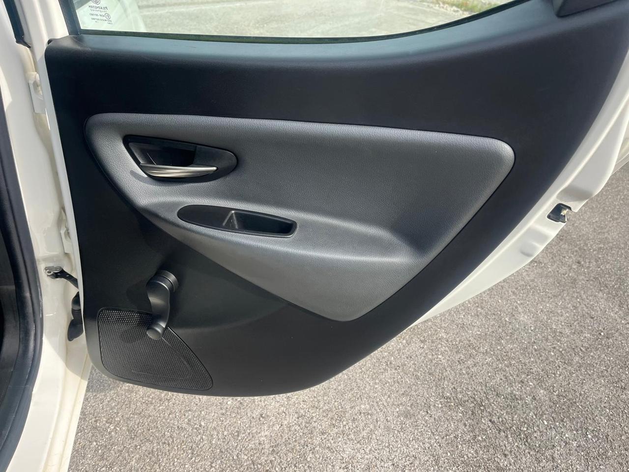 Lancia Ypsilon 1.2 Platinum 99000 km GARANZIA 12m