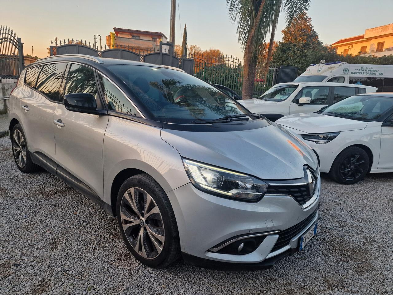 Renault Grand Scenic dCi 8V 110 CV EDC Energy Intens