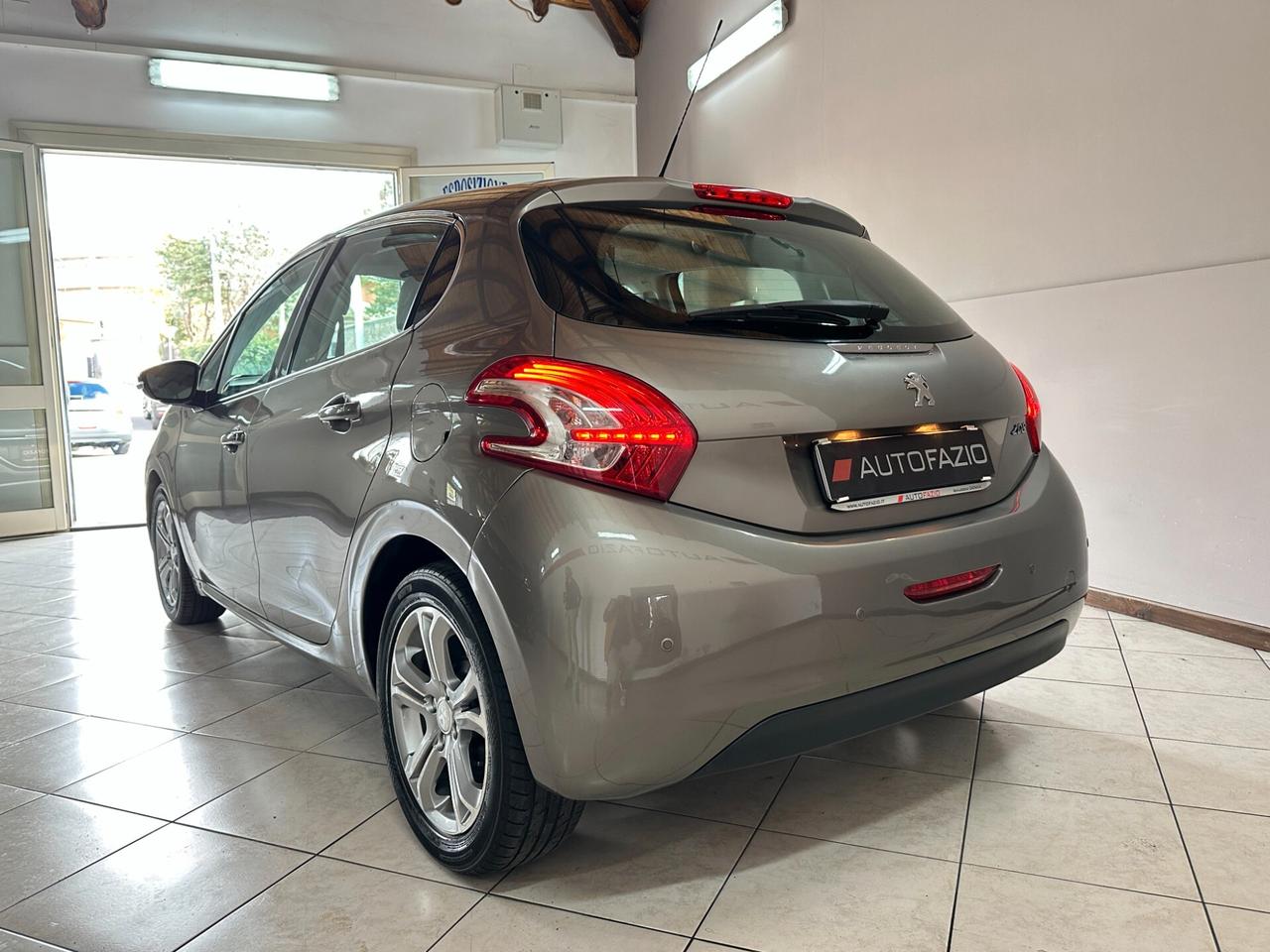 Peugeot 208 1.2 VTi 82 CV 5 porte Allure