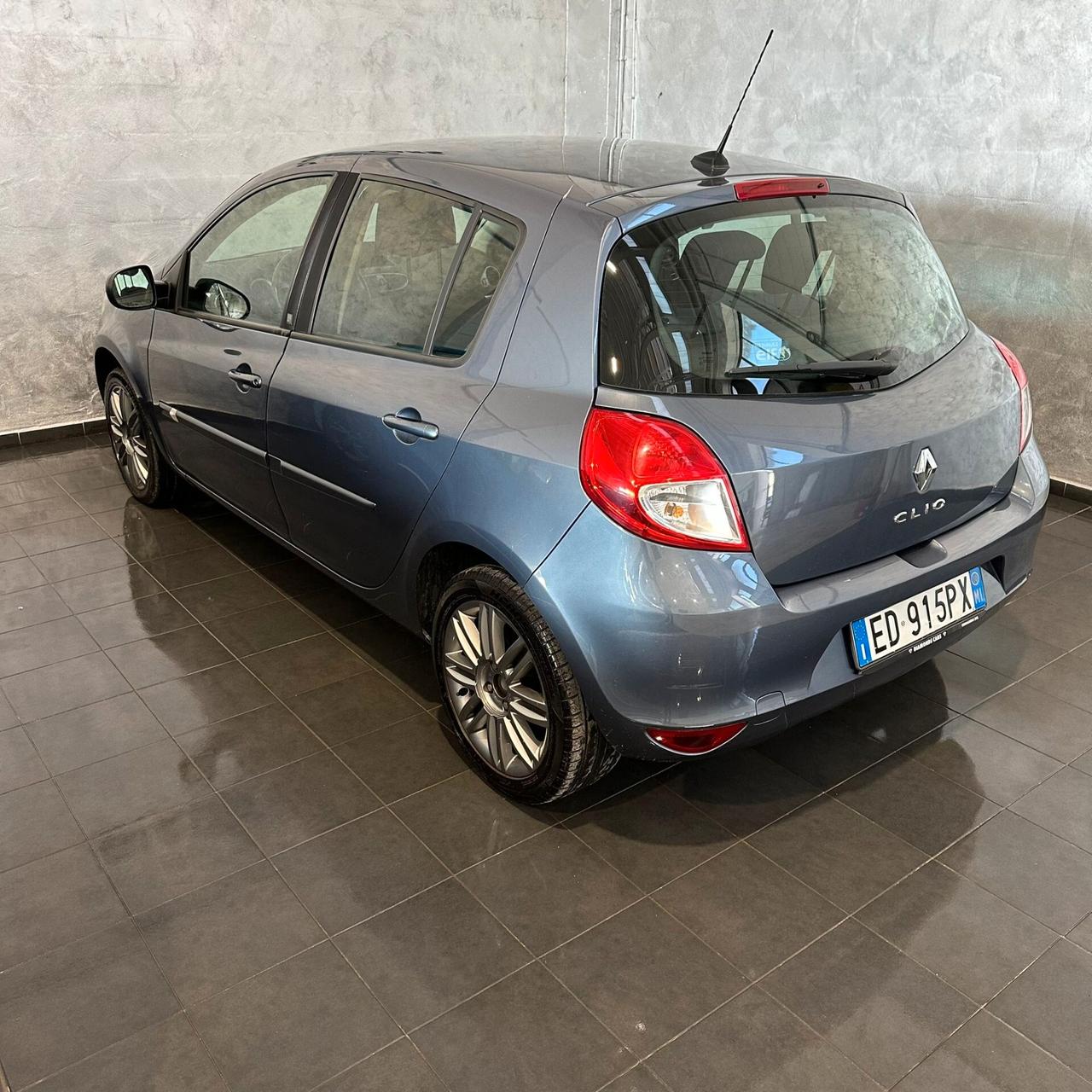 Renault Clio 1.2 16V 5 porte Confort
