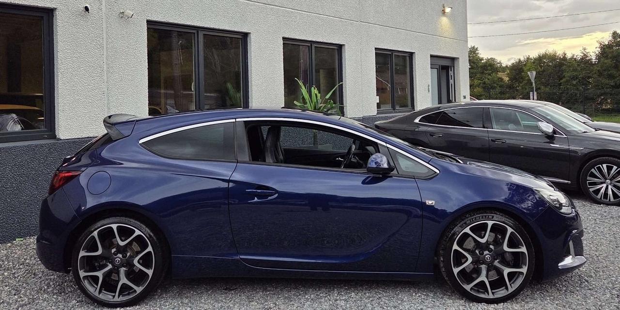 Opel Astra GTC 2.0 Turbo 280CV S&S 3p. OPC