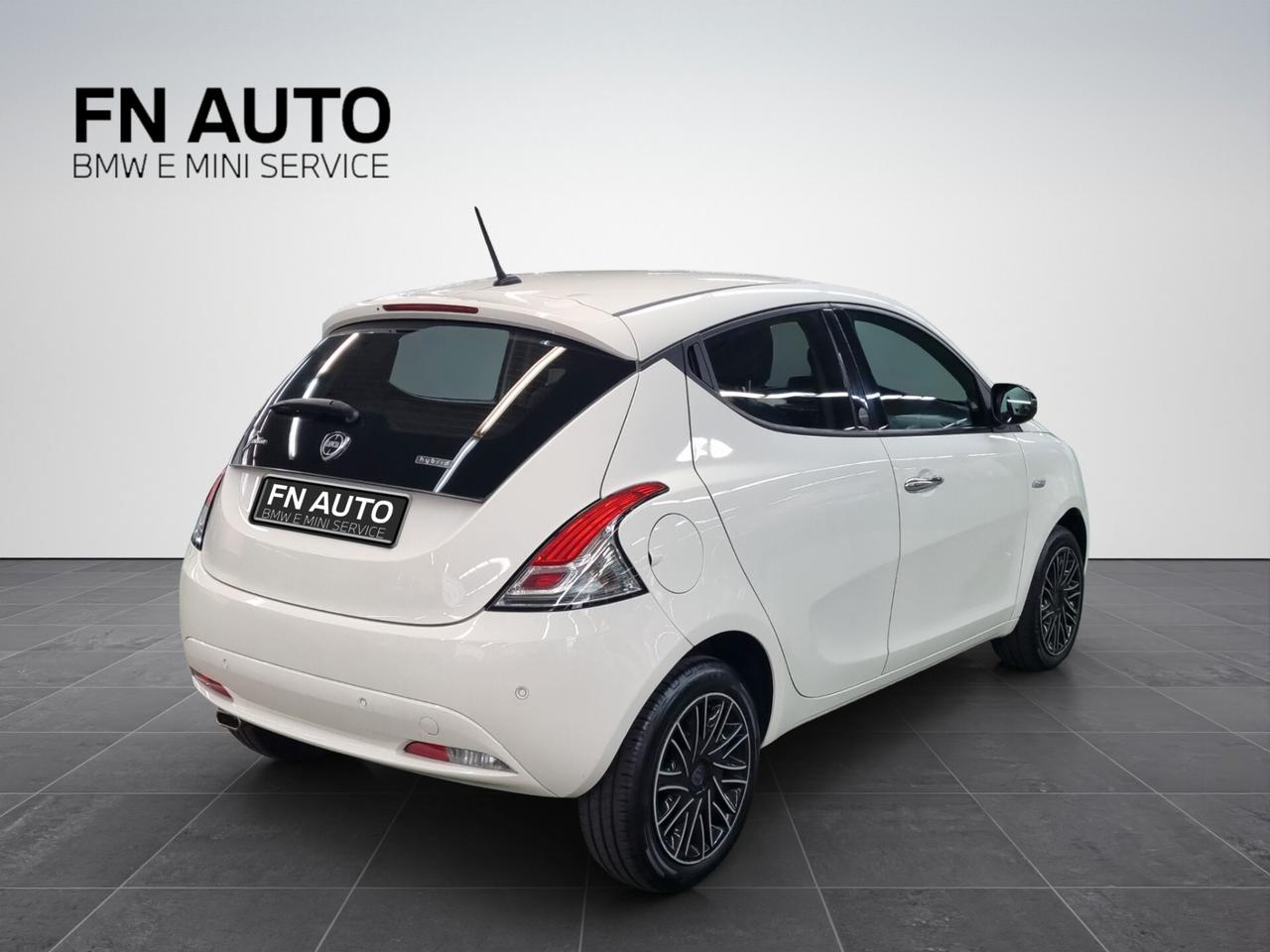 Lancia Ypsilon 1.0 FireFly 5 porte S&S Hybrid Ecochic Gold