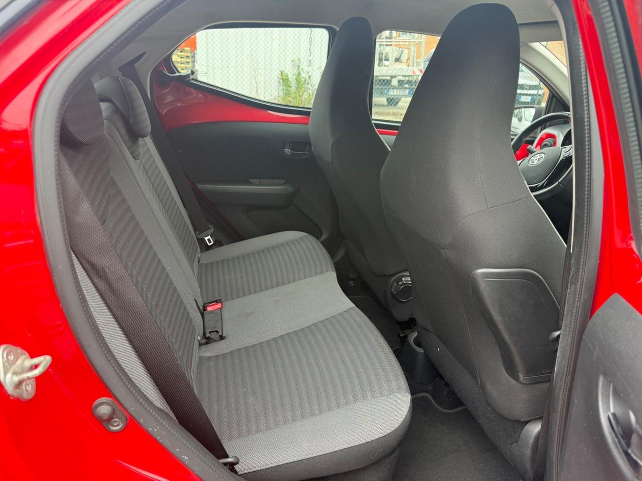 Toyota Aygo Connect 1.0 VVT-i 72CV 5 porte x-business MMT