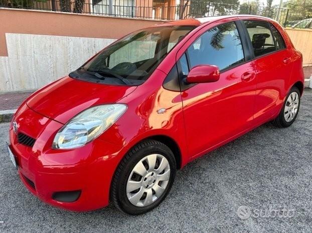 Toyota Yaris 1.0 5 ideale per neo patentati