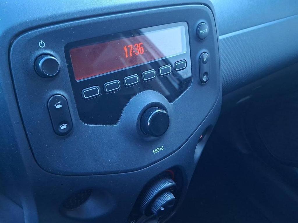 Toyota Aygo 5 Porte 1.0 VVT-i x-business