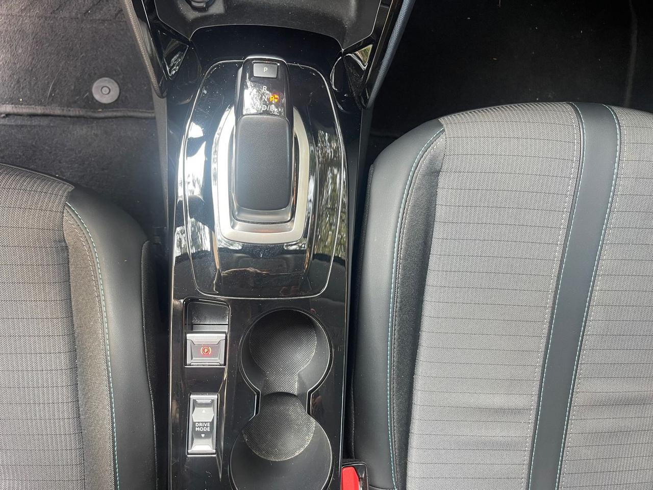 Peugeot 208 Allure e-208 #5990