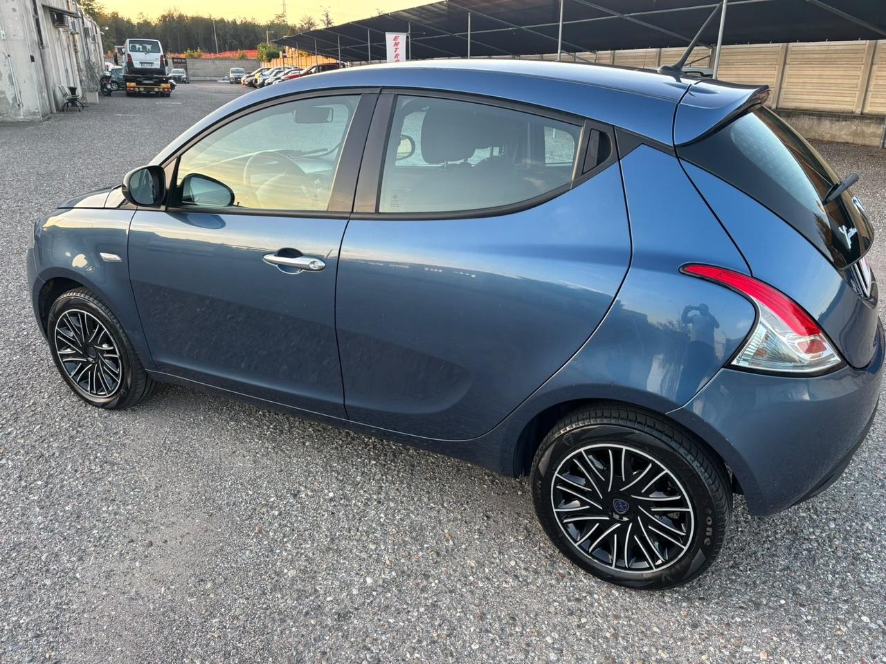 Lancia Ypsilon 1.0 FireFly Hybrid Silver NO VINCOLI DI FINANZIAMENTO