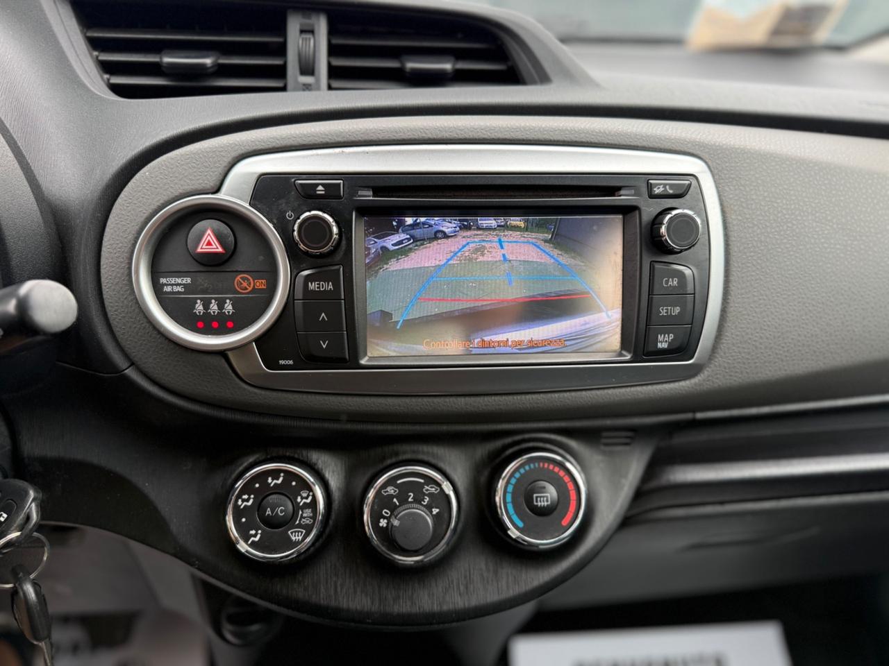 Toyota YARIS 1.0 BENZINA LOUNGE RETROCAMERA FULL