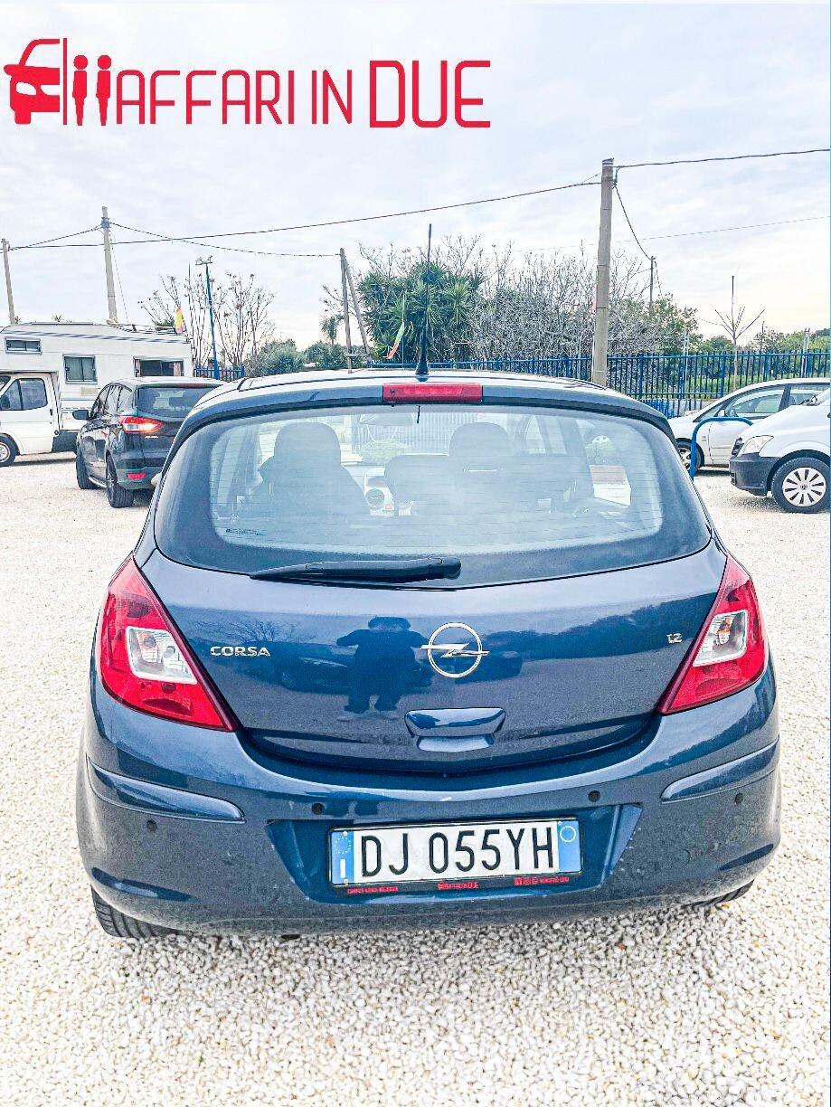 Opel Corsa 1.2 5 porte Cosmo