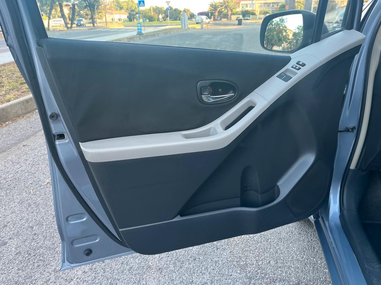 Toyota Yaris 1.0 VVT-i 70cv