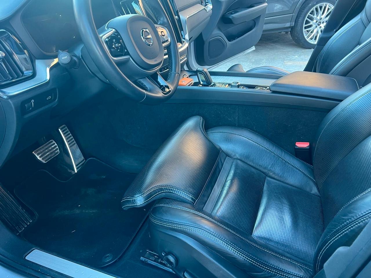 VOLVO V60 B4 GEARTRONIC R-DESING