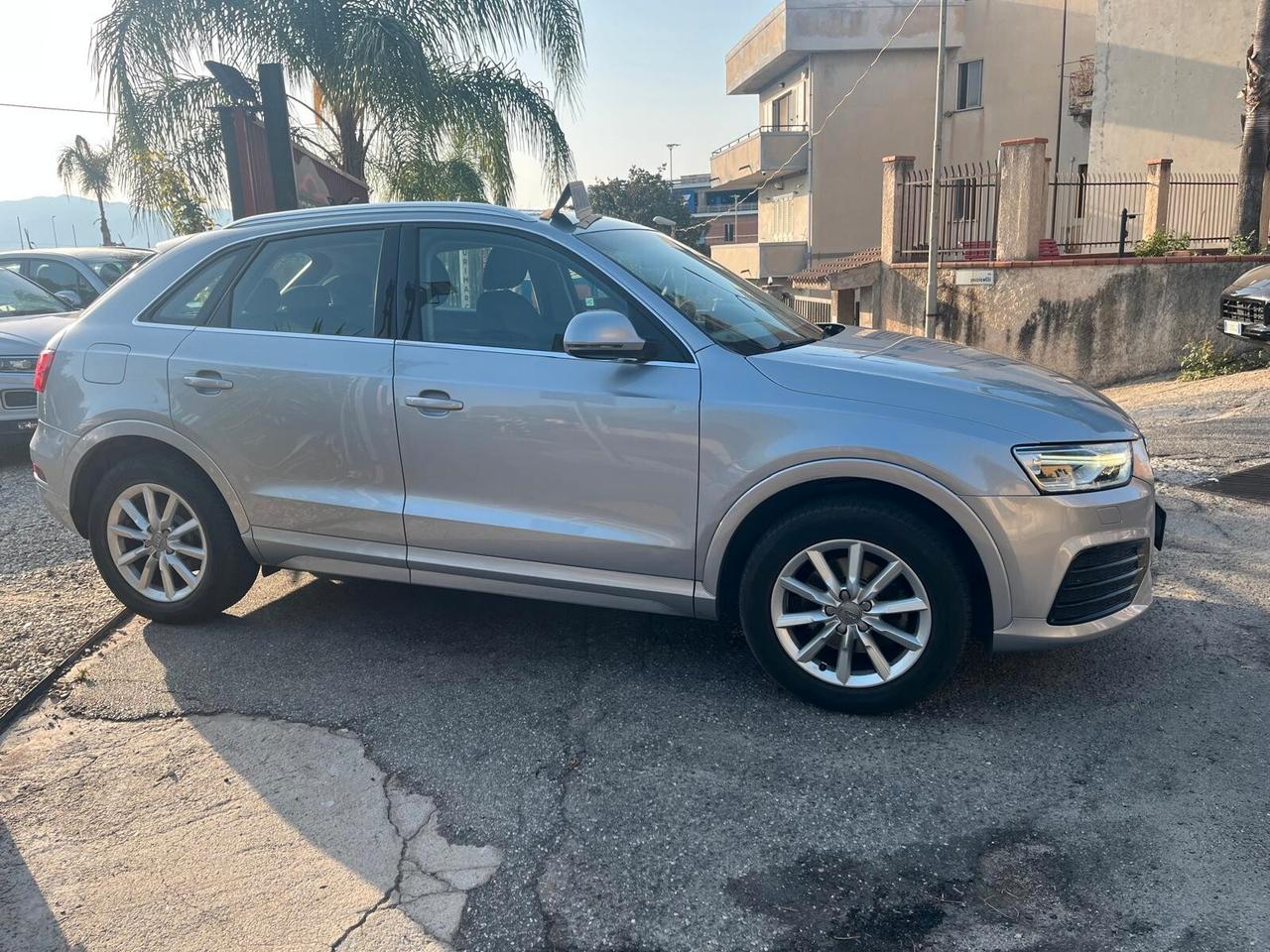 Audi Q3 2.0 TDI 150 CV Business