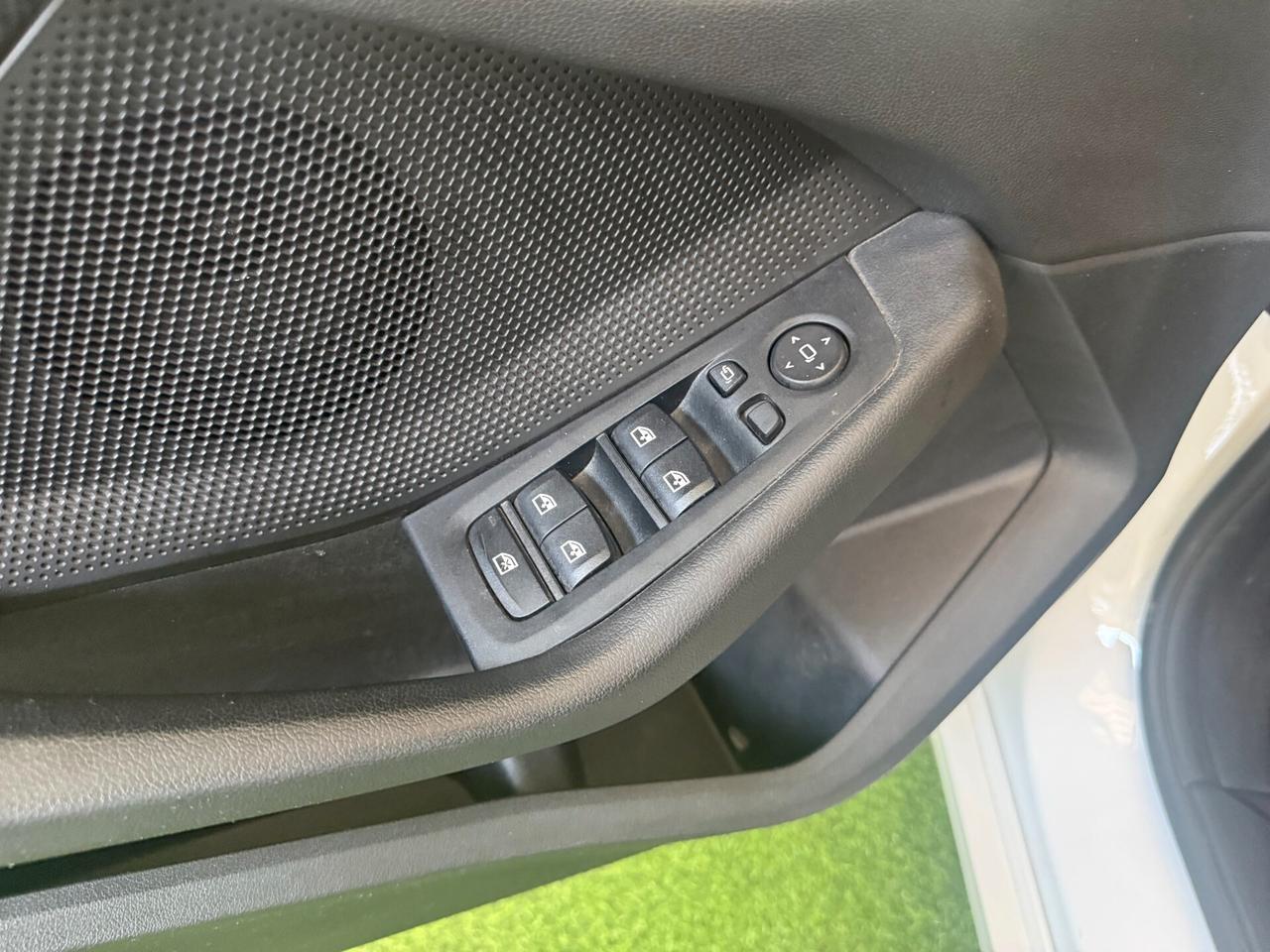 Bmw 118 118d 5p. Business Advantage