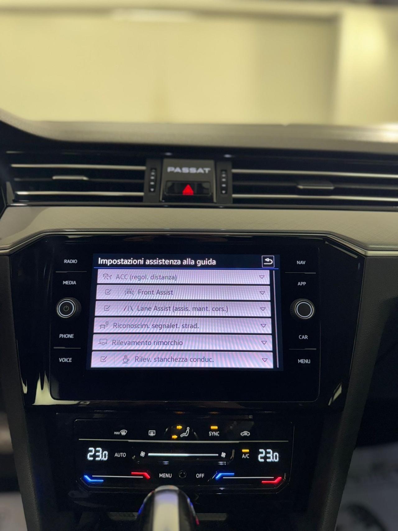 Volkswagen Passat Variant 2.0 TDI SCR EVO DSG * TUTTI TAGLIANDI CERTIFICATI VW *