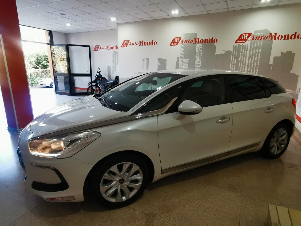 Ds DS5 5 1.6 e-HDi 115 ETG6 So Chic