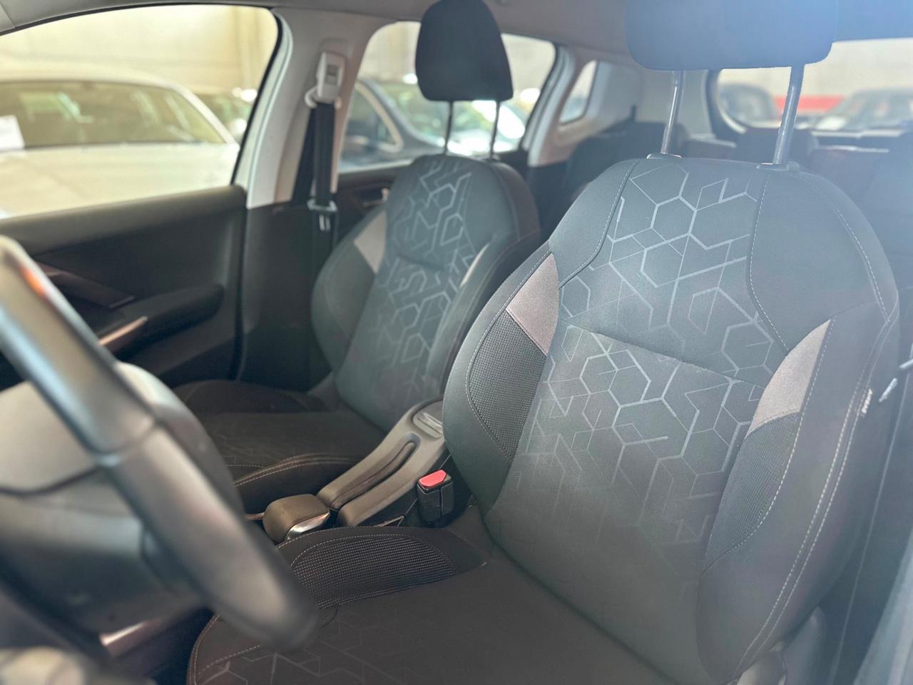 Peugeot 2008 PureTech 82 Allure NEOPATENTATI