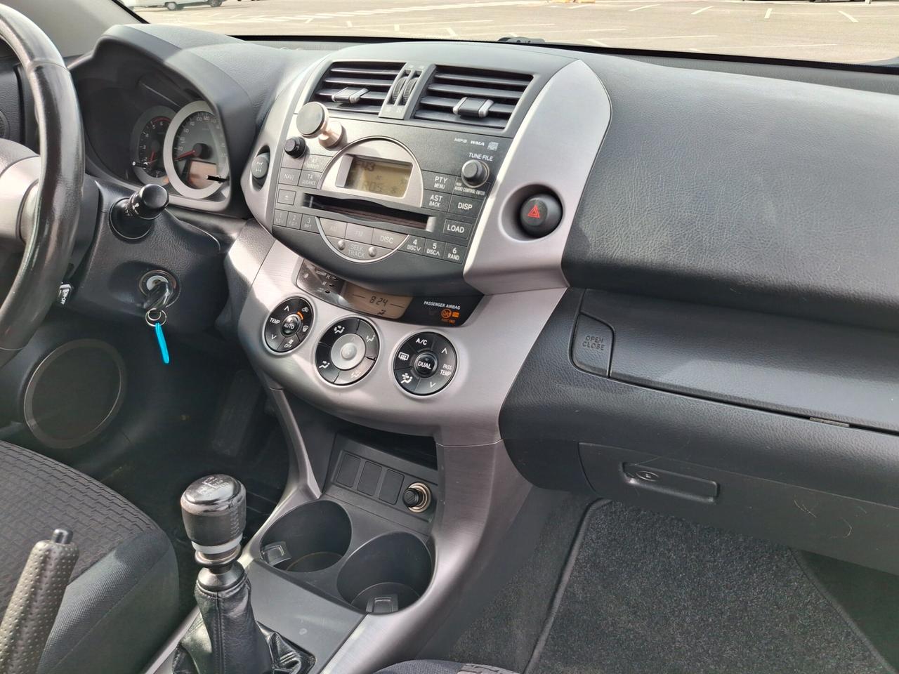 Toyota RAV 4 2.2 D-4D-DIESEL*PERFETTA*