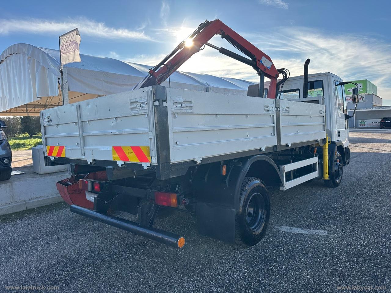 EUROCARGO TECTOR 75E15 RIBALTABILE CON GRU-PINZA ROTANTE