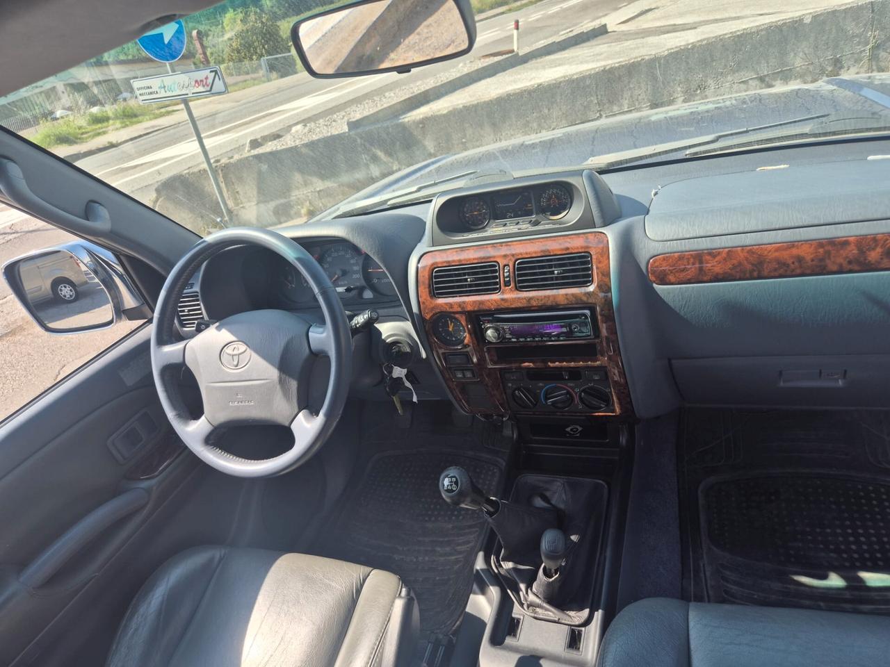 TOYOTA LAND CRUISER
