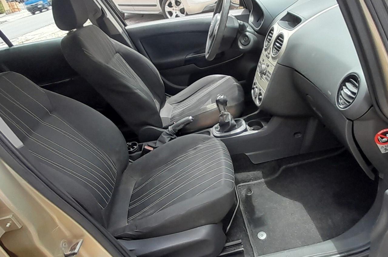 Opel Corsa 1.2 5 porte Club