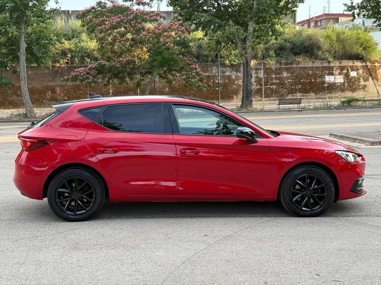 SEAT Leon 2021 2.0 TDI 115cv cambio manuale